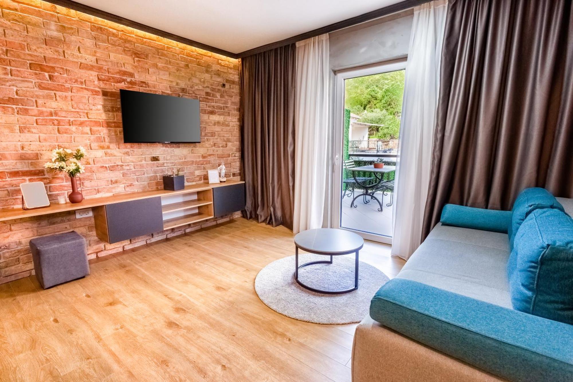 Apparition Hill Apartments เมจูโกเรีย ภายนอก รูปภาพ